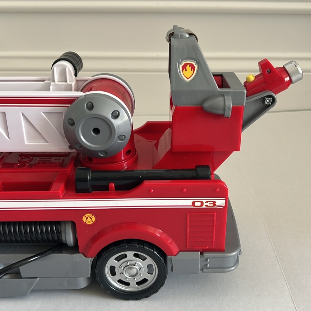 Paw Patrol Ultimate Rescue Fire Truck w/Extendable 2 ft. Tall Ladder Marshall - Picture 7 of 17